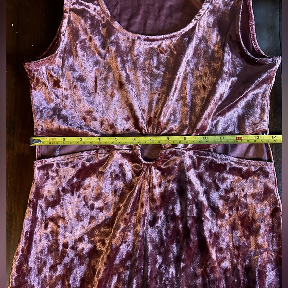 NWOT Derek Heart Cut Out Mini Velvet Dress - Picture 5 of 6